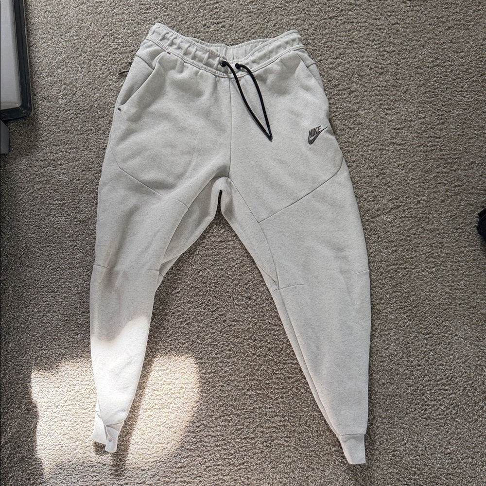 Nike Men's Light Gray Joggers
